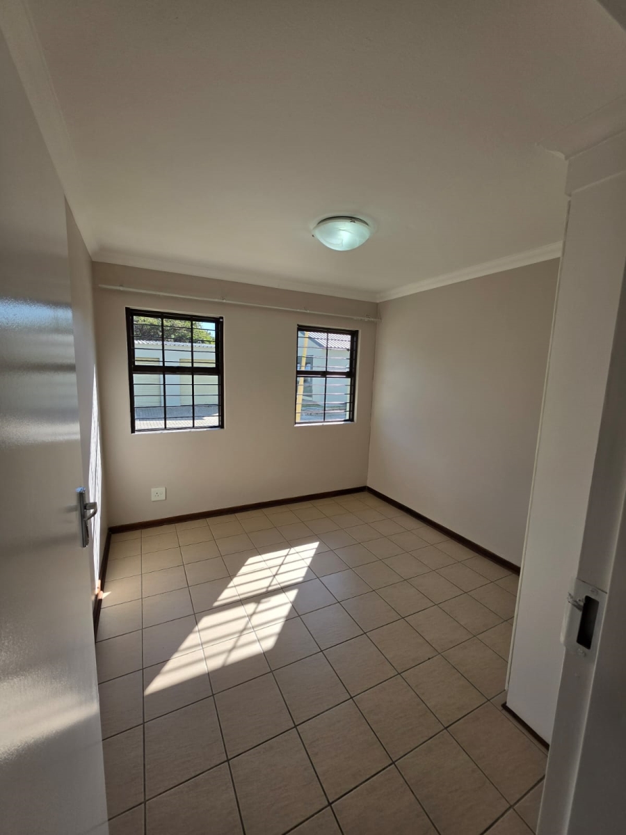 2 Bedroom Property for Sale in Waterval East North West
